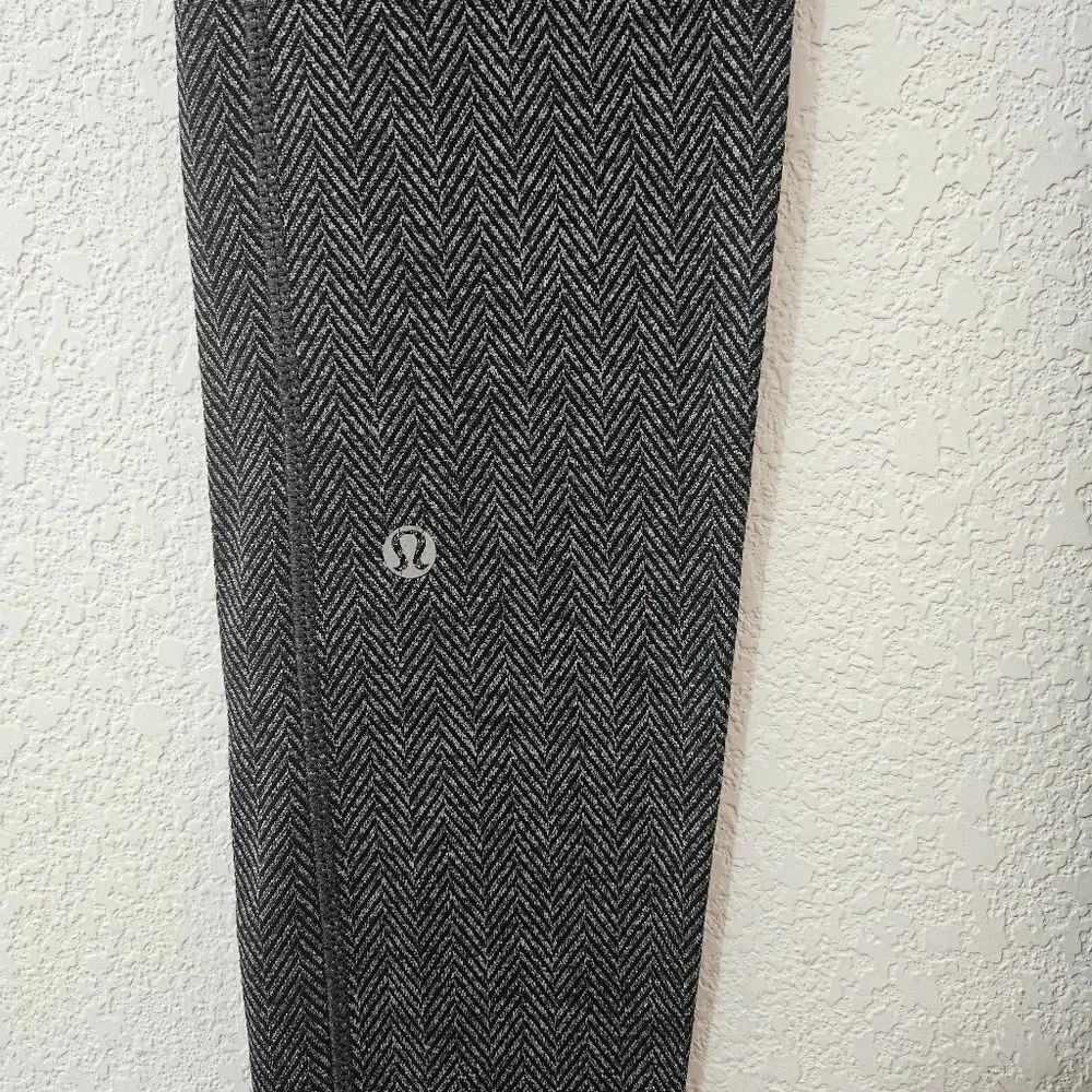 Lululemon Athletica Speed Tight II herringbone pattern, tagless - Picture 6 of 11